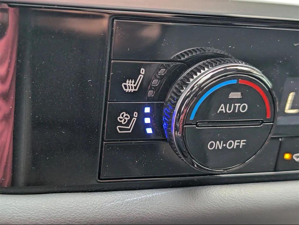 new 2025 Nissan Pathfinder car, priced at $40,231