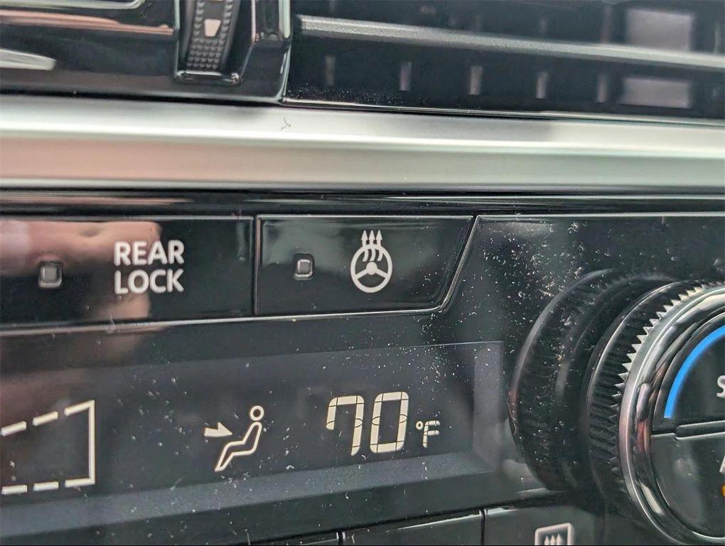 new 2025 Nissan Pathfinder car, priced at $40,231