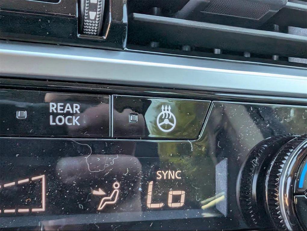 new 2025 Nissan Pathfinder car, priced at $39,733