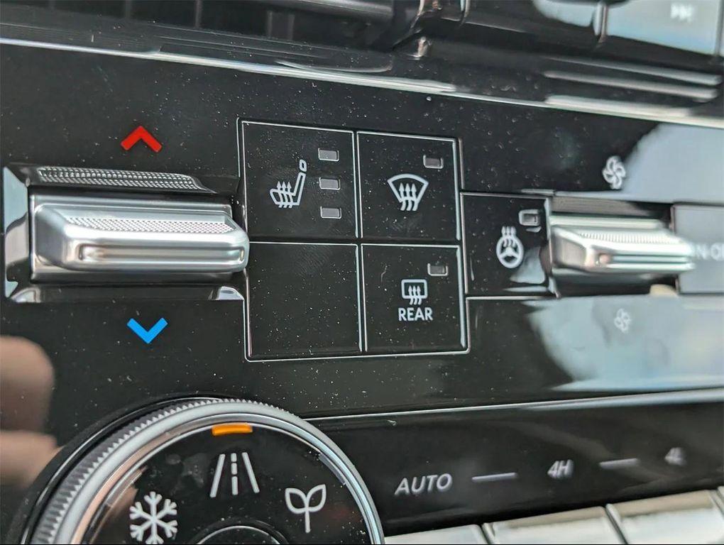 new 2025 Nissan Armada car, priced at $68,305