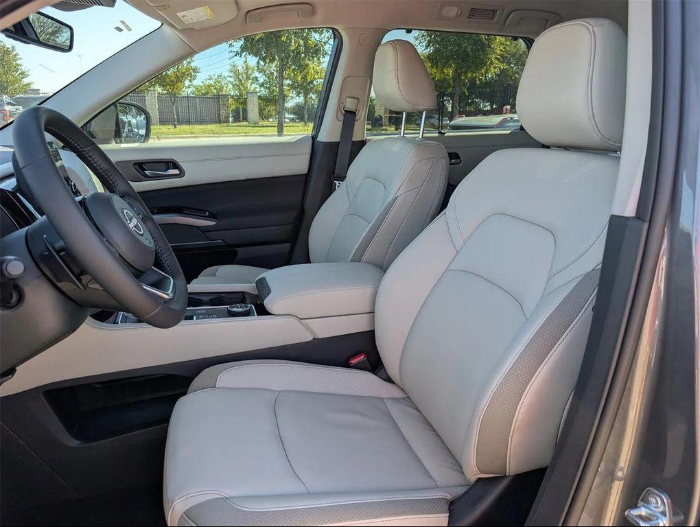 new 2025 Nissan Pathfinder car, priced at $35,076