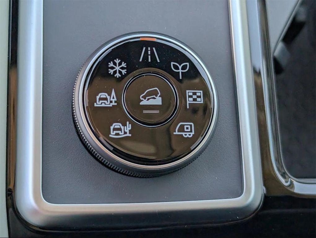 new 2025 Nissan Pathfinder car, priced at $35,076