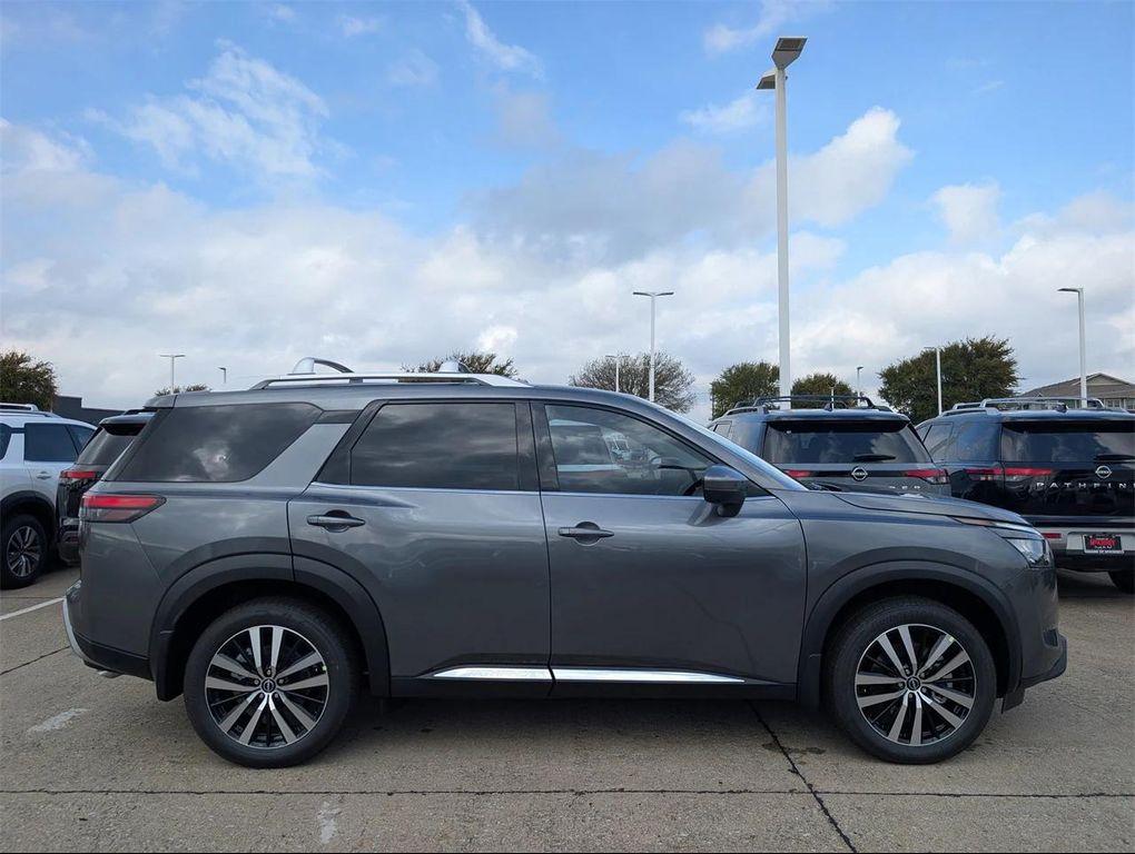 new 2025 Nissan Pathfinder car, priced at $40,103