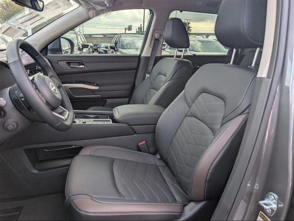new 2025 Nissan Pathfinder car, priced at $40,103