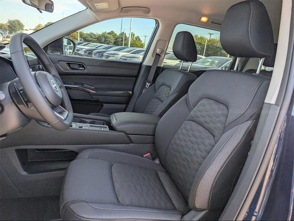 new 2025 Nissan Pathfinder car, priced at $33,016