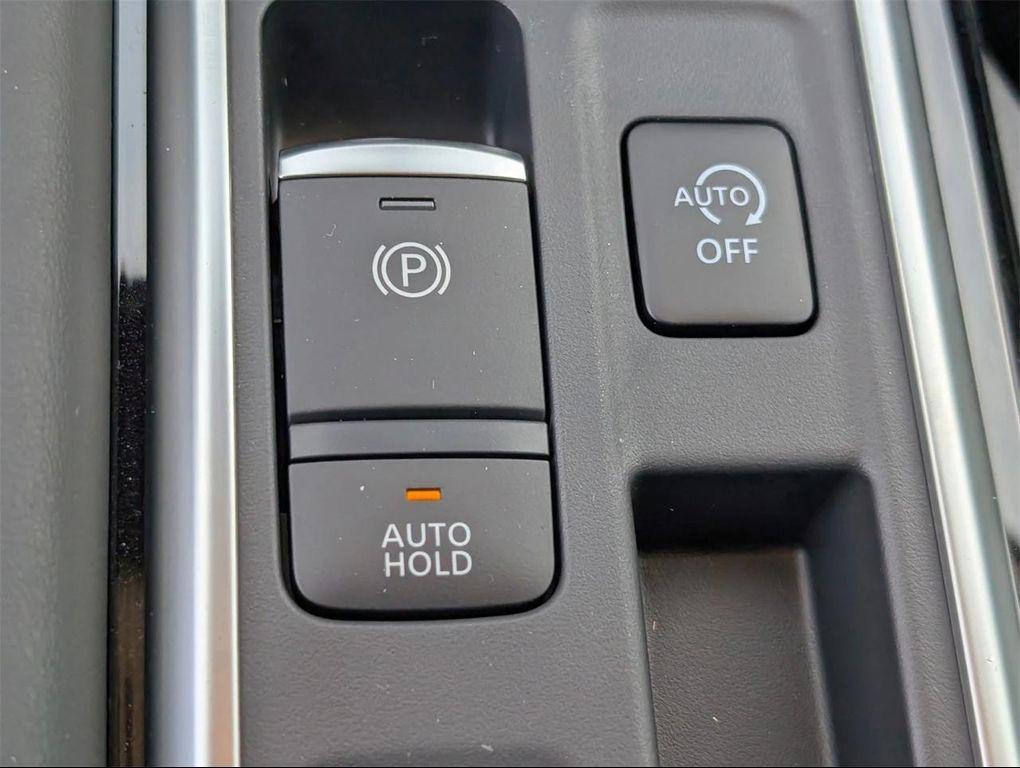 new 2025 Nissan Pathfinder car, priced at $33,016