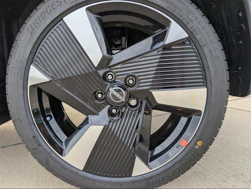 new 2025 Nissan Kicks car, priced at $24,561