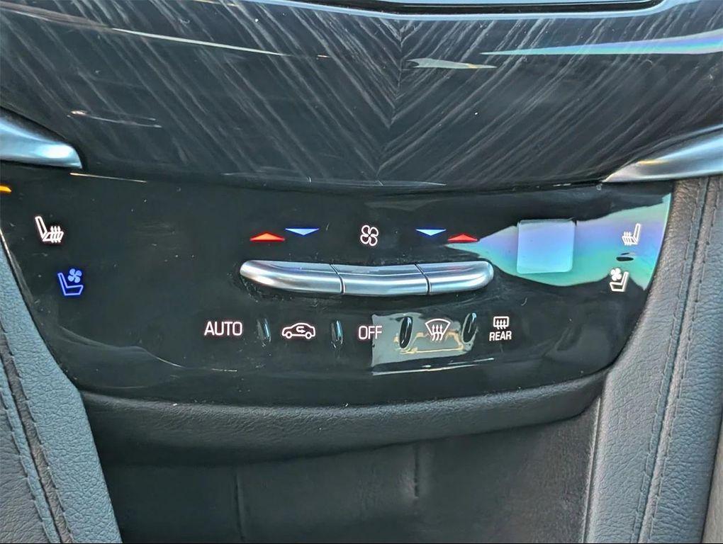 used 2024 Cadillac XT6 car, priced at $35,377