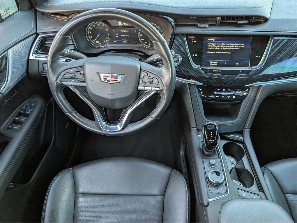 used 2024 Cadillac XT6 car, priced at $35,377