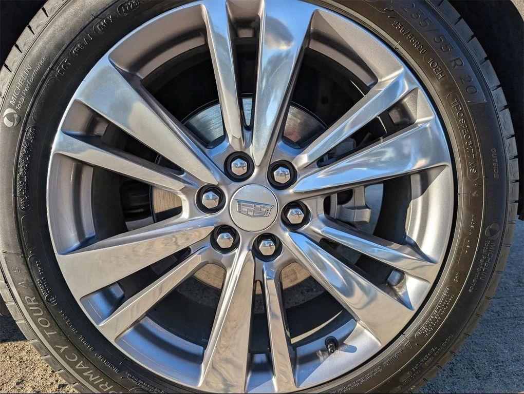 used 2024 Cadillac XT6 car, priced at $35,377