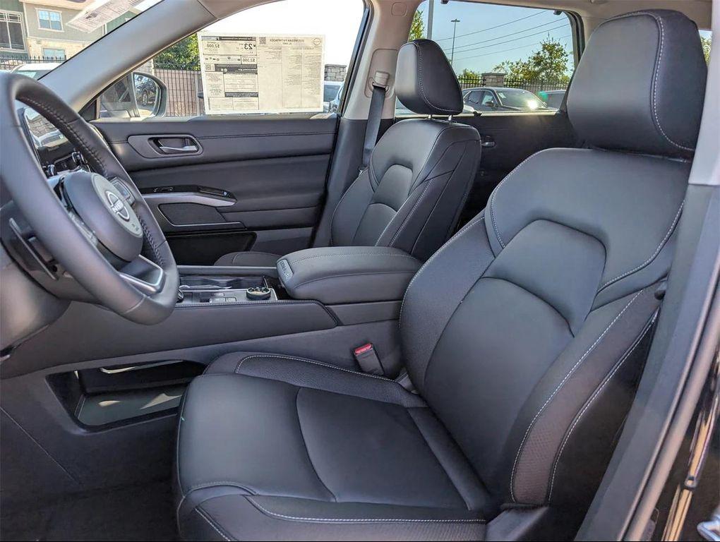 new 2025 Nissan Pathfinder car, priced at $35,566
