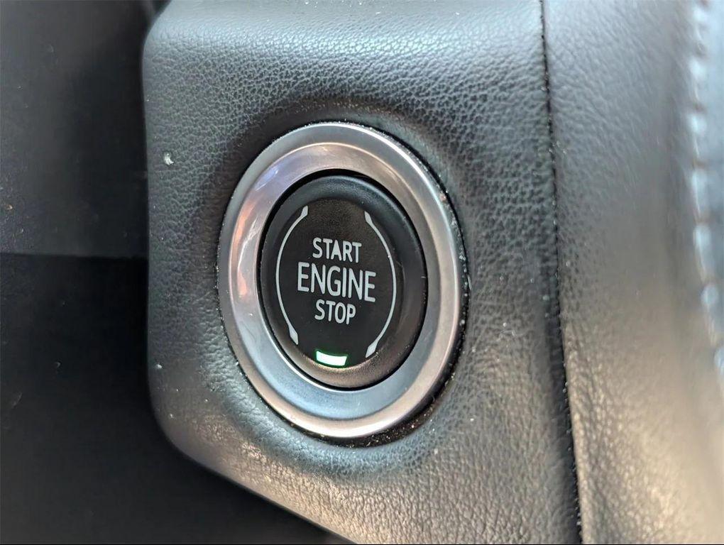 used 2023 GMC Yukon car, priced at $40,900