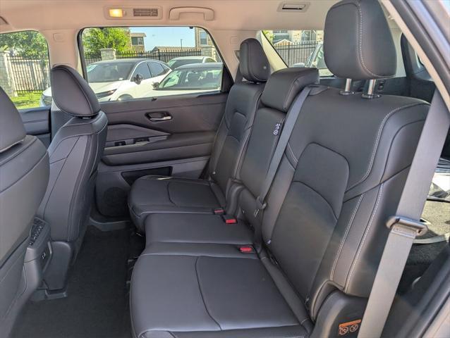 new 2025 Nissan Pathfinder car, priced at $41,352