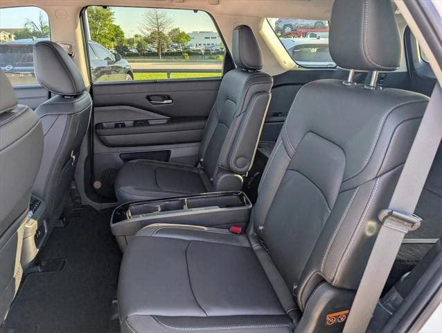 new 2025 Nissan Pathfinder car, priced at $44,054