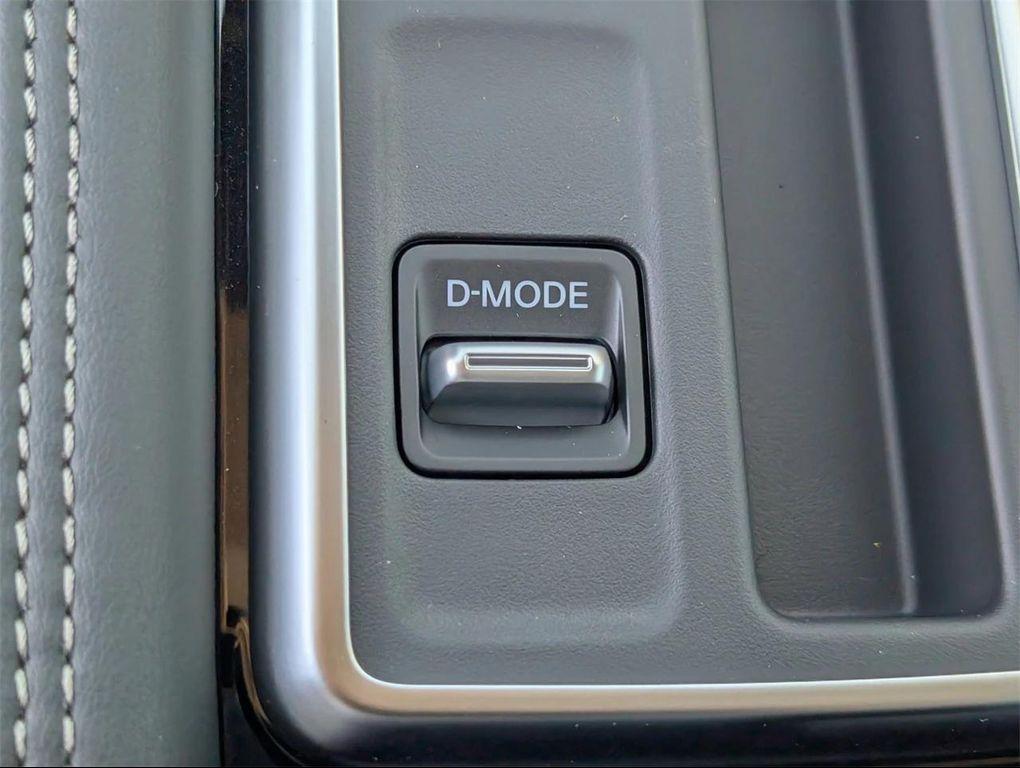 new 2025 Nissan Pathfinder car, priced at $39,796