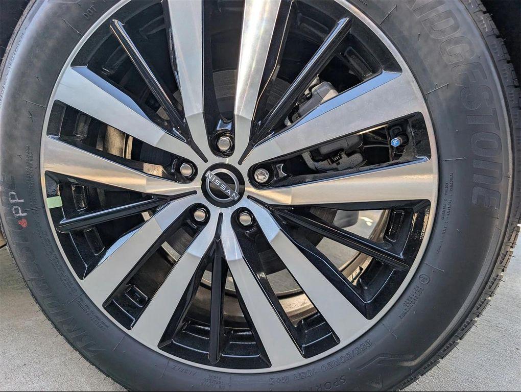 new 2025 Nissan Pathfinder car, priced at $39,796