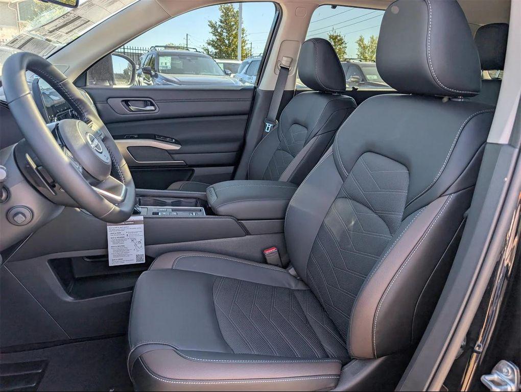 new 2025 Nissan Pathfinder car, priced at $39,796