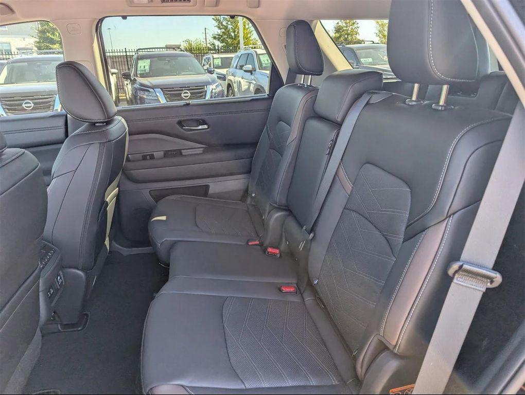 new 2025 Nissan Pathfinder car, priced at $39,796