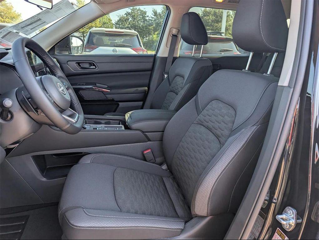 new 2025 Nissan Pathfinder car, priced at $33,531