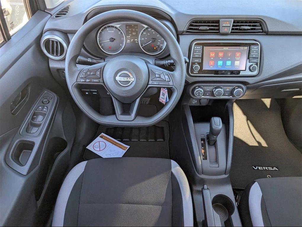 new 2025 Nissan Versa car