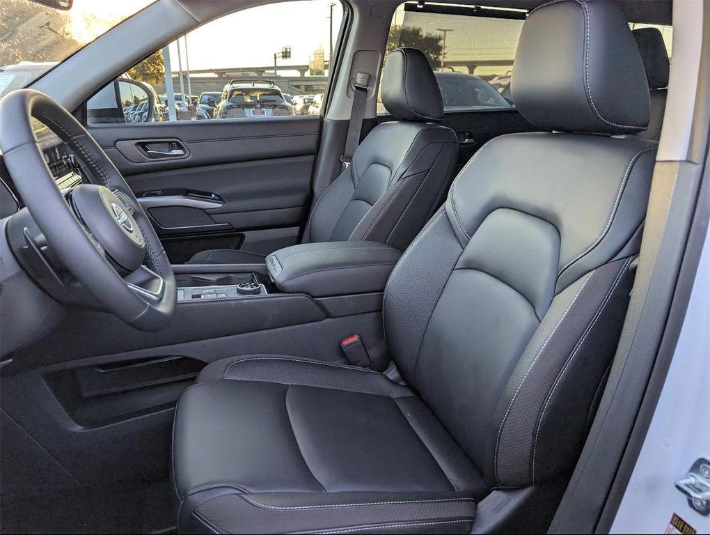 new 2025 Nissan Pathfinder car, priced at $35,548