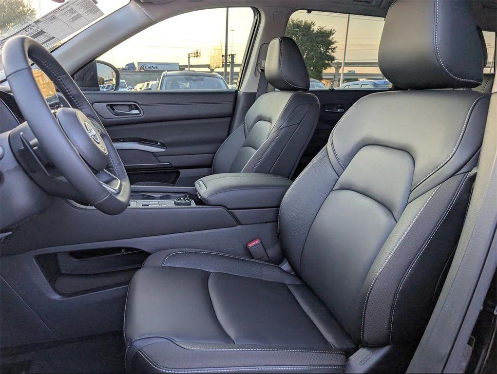 new 2025 Nissan Pathfinder car, priced at $35,130