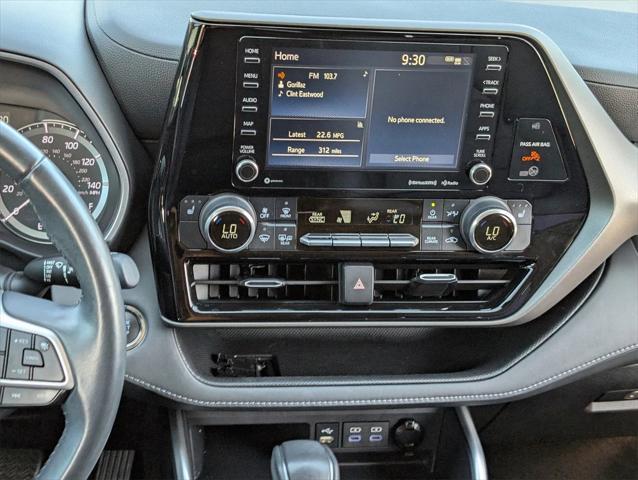 used 2022 Toyota Highlander car, priced at $33,400