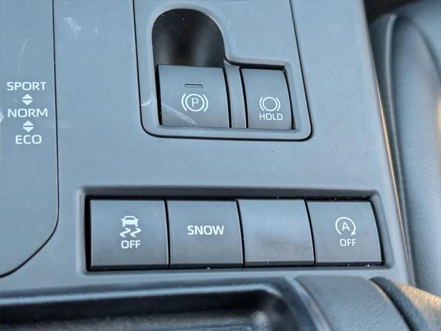 used 2022 Toyota Highlander car, priced at $33,400