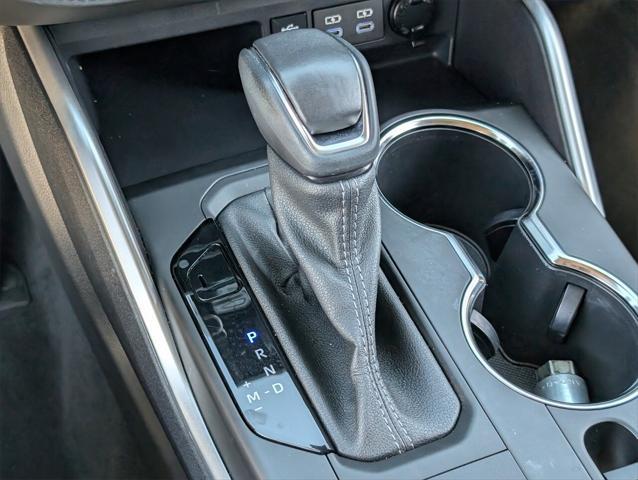 used 2022 Toyota Highlander car, priced at $33,400