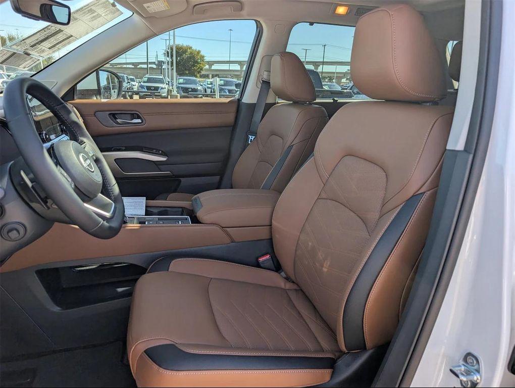 new 2025 Nissan Pathfinder car, priced at $40,946