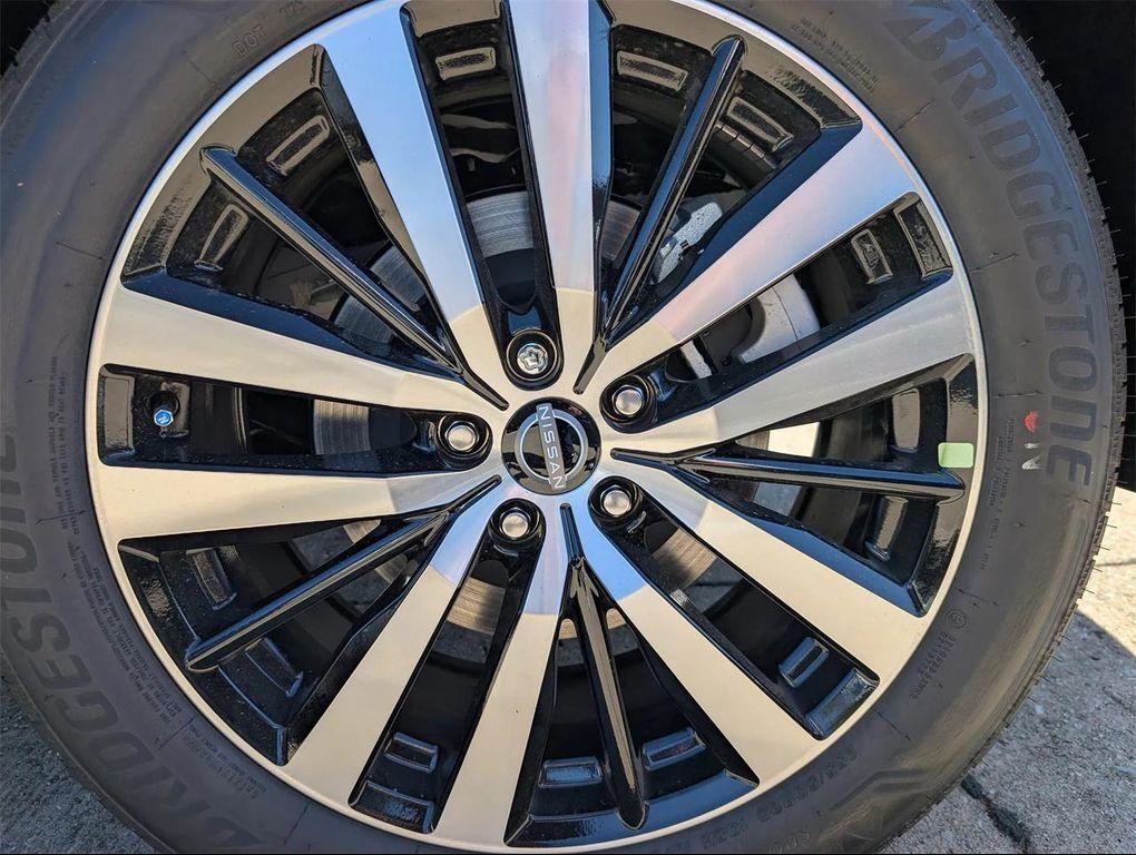 new 2025 Nissan Pathfinder car, priced at $40,946