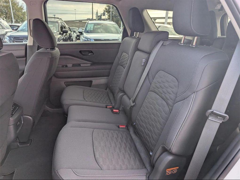 new 2025 Nissan Pathfinder car, priced at $31,108