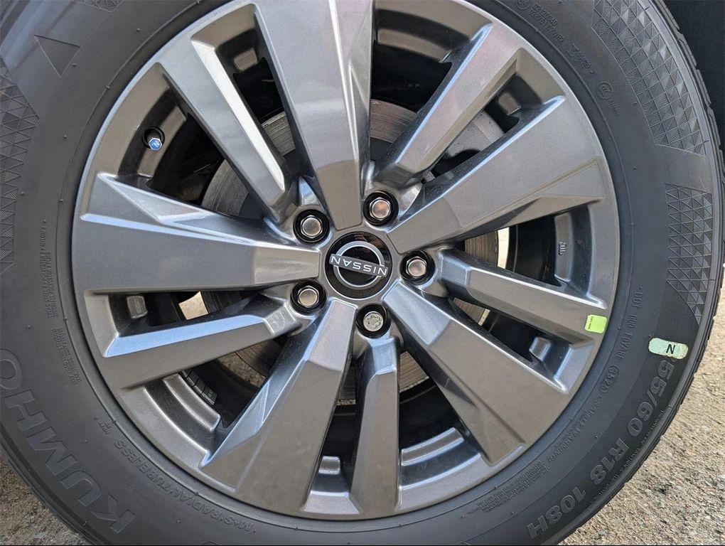 new 2025 Nissan Pathfinder car, priced at $31,108