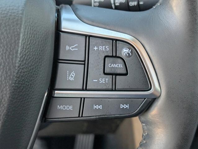 used 2020 Toyota Highlander car, priced at $32,400
