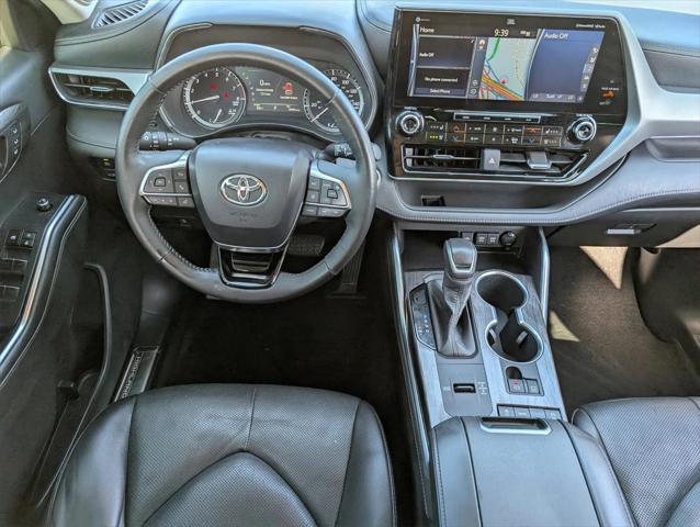 used 2020 Toyota Highlander car, priced at $32,400