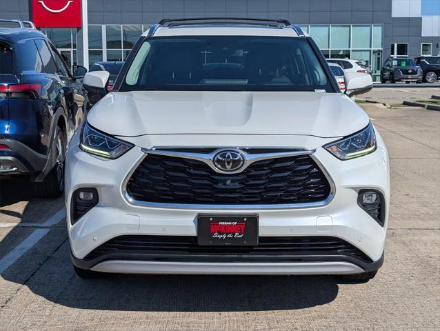 used 2020 Toyota Highlander car, priced at $32,400