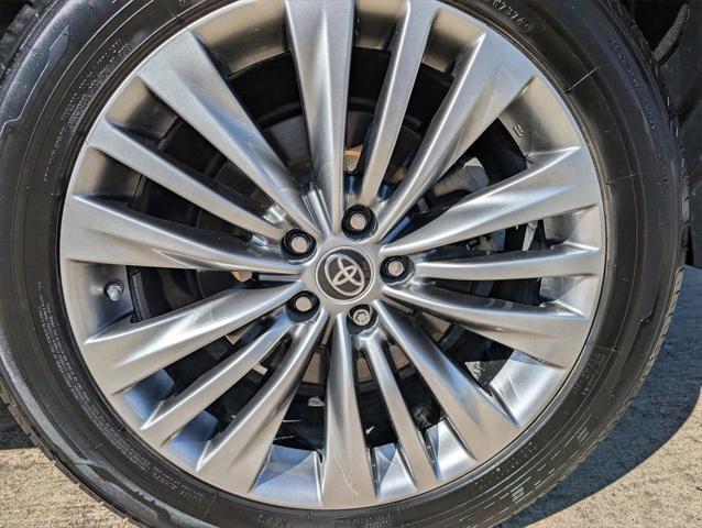 used 2020 Toyota Highlander car, priced at $32,400
