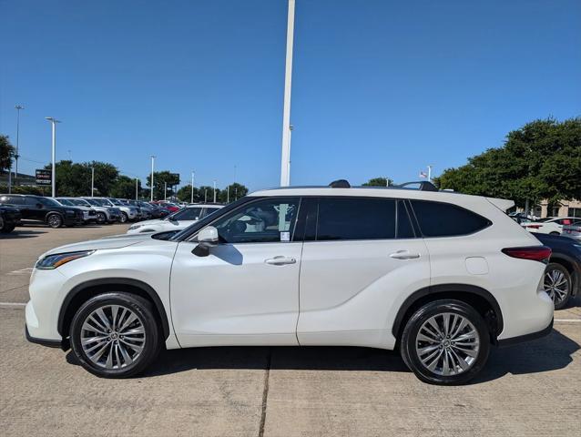 used 2020 Toyota Highlander car, priced at $32,400