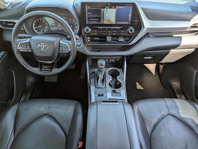 used 2020 Toyota Highlander car, priced at $32,400