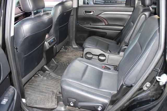 used 2019 Toyota Highlander car, priced at $23,900