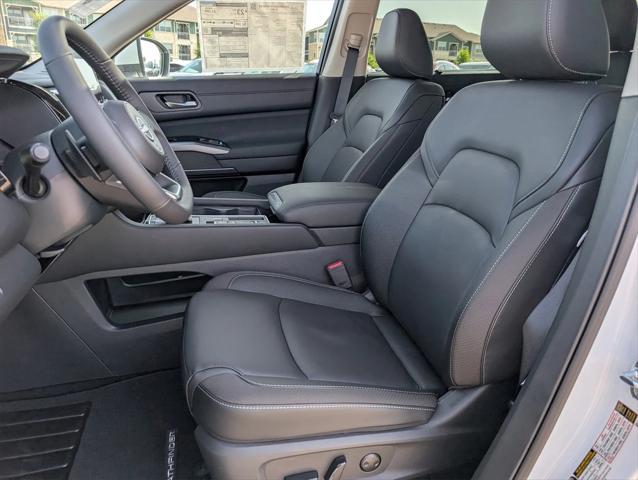 new 2025 Nissan Pathfinder car, priced at $44,698