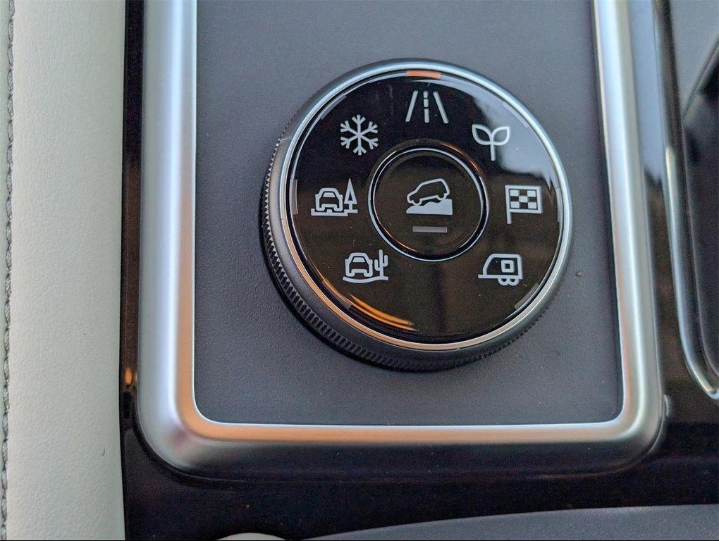 new 2025 Nissan Pathfinder car, priced at $35,140