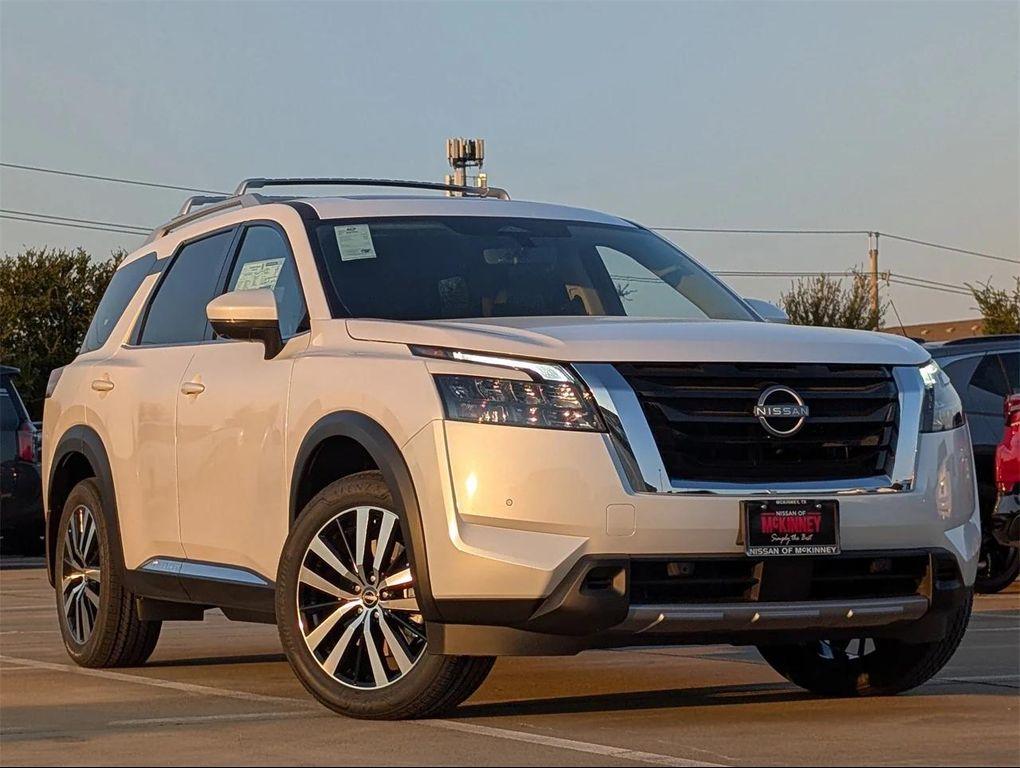 new 2025 Nissan Pathfinder car, priced at $47,624