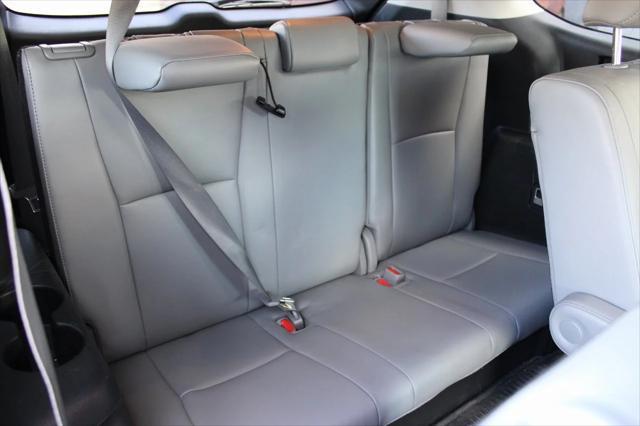 used 2021 Toyota Highlander Hybrid car, priced at $31,999