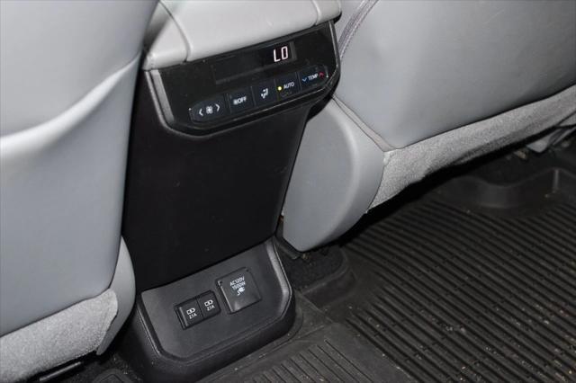 used 2021 Toyota Highlander Hybrid car, priced at $31,999