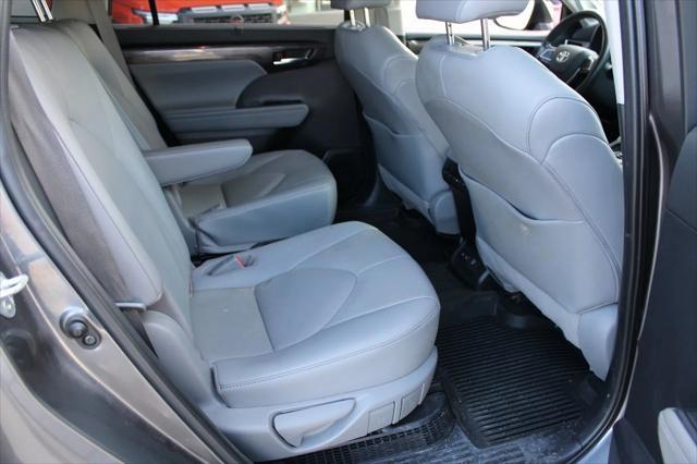 used 2021 Toyota Highlander Hybrid car, priced at $31,999