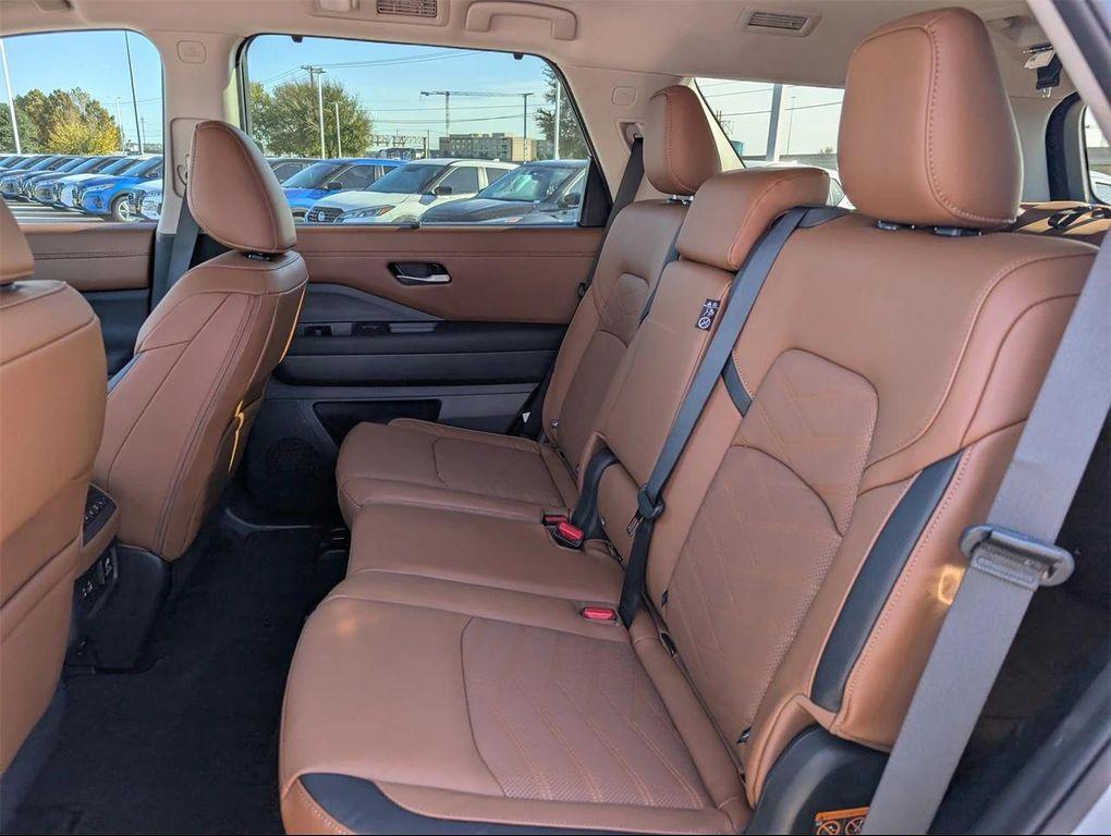 new 2025 Nissan Pathfinder car, priced at $41,140
