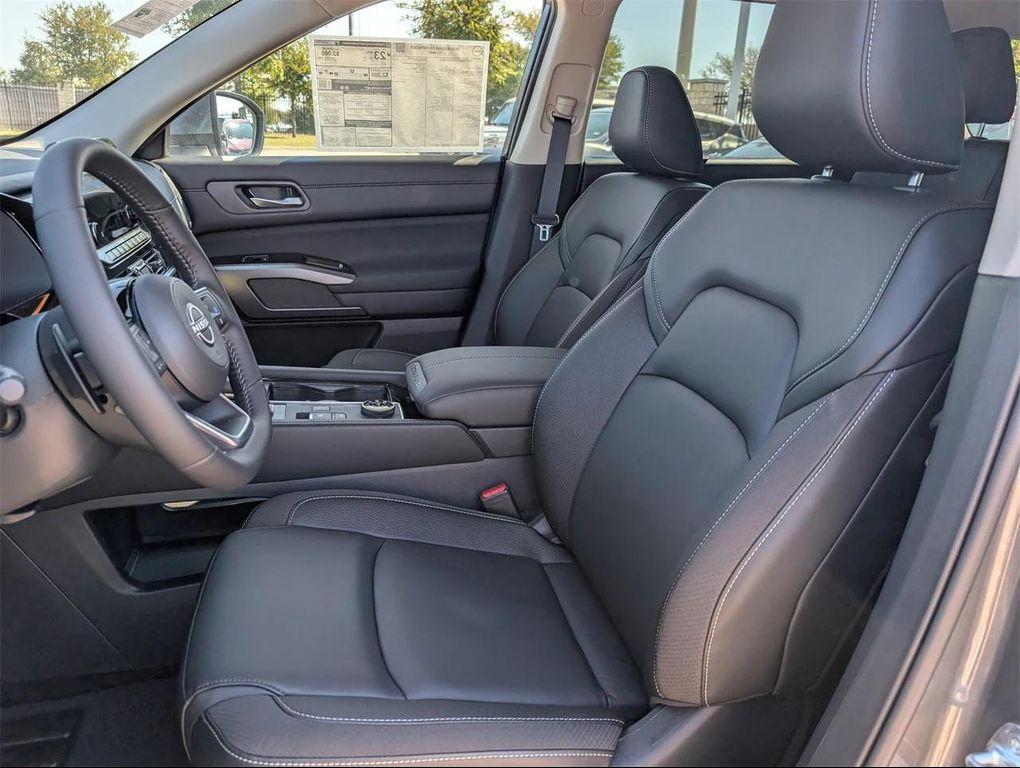 new 2025 Nissan Pathfinder car, priced at $35,447