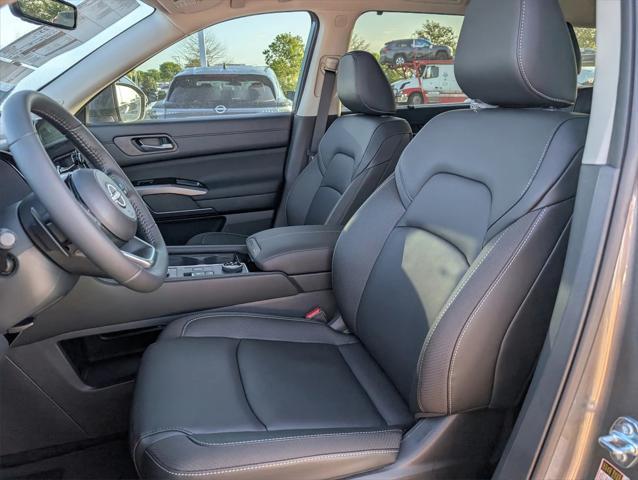 new 2025 Nissan Pathfinder car, priced at $45,611
