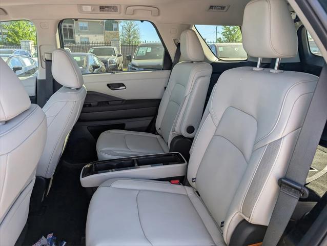 new 2025 Nissan Pathfinder car, priced at $43,235